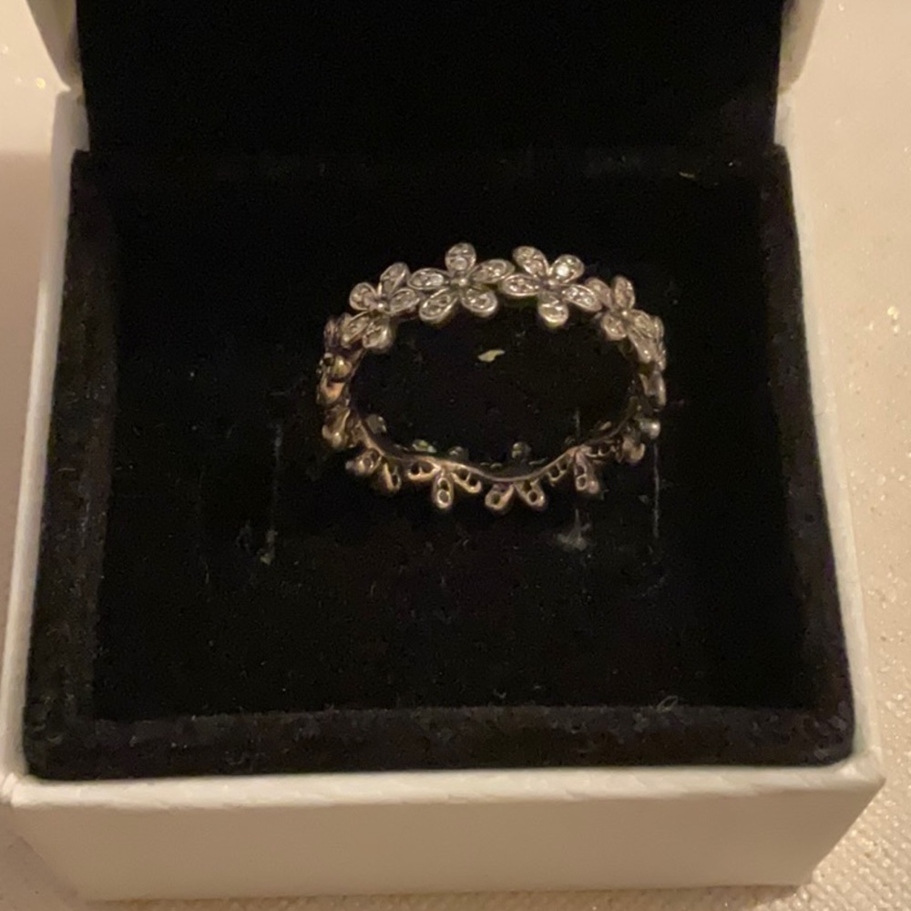 Pandora daisy ring